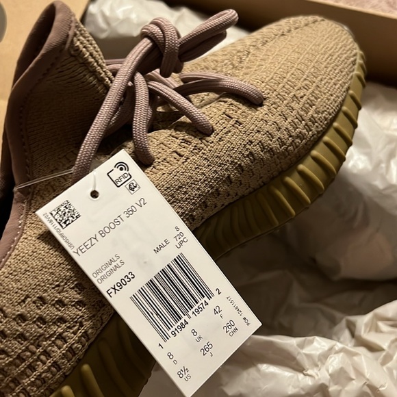 YEEZY BOOST 350 V2 - Picture 11 of 16